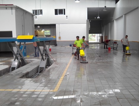 斯巴魯4s店開(kāi)荒清潔